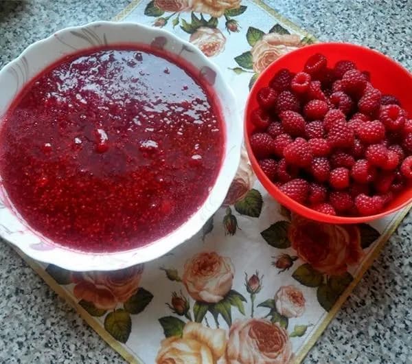 Frużelina malinowa jak zrobić – prosty przepis, który zachwyci smakiem