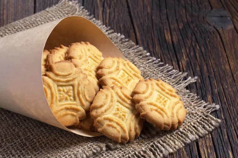 Jaka mąka do ciastek? Wybierz najlepszą i uniknij kulinarnych błędów!