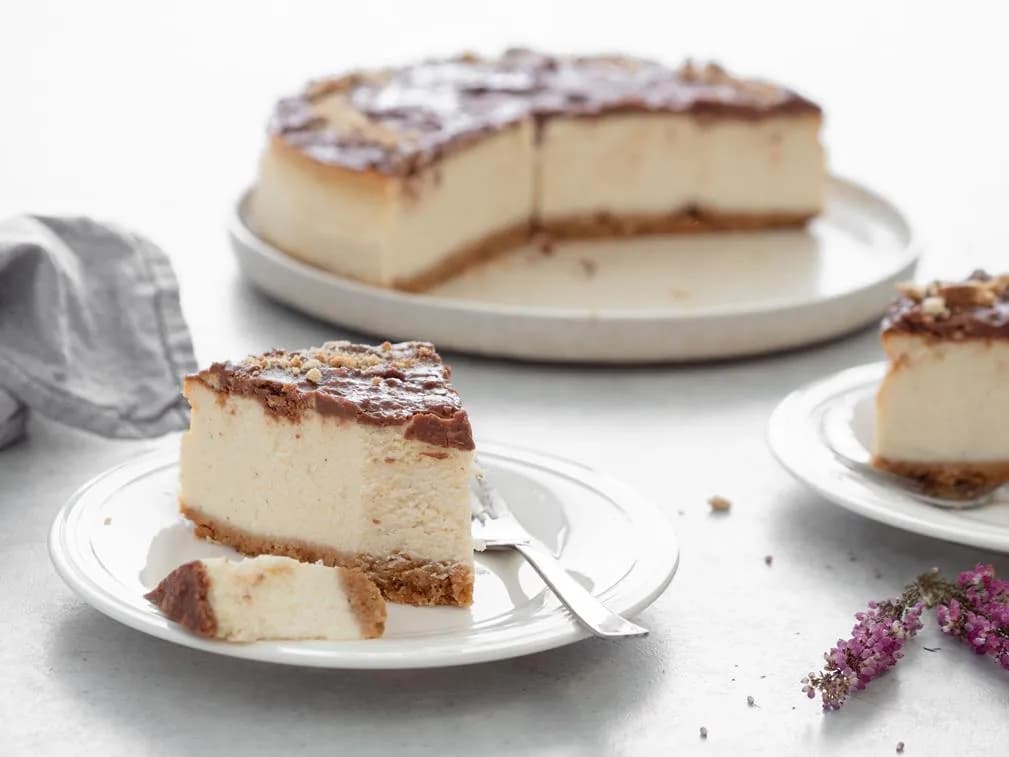 Jakie ciastka na spód do sernika? Najlepsze opcje i porady