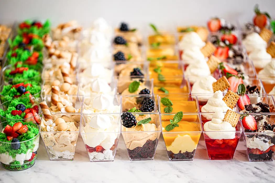 Jak zrobić deserki na słodki stół – proste przepisy i pomysły na imprezę