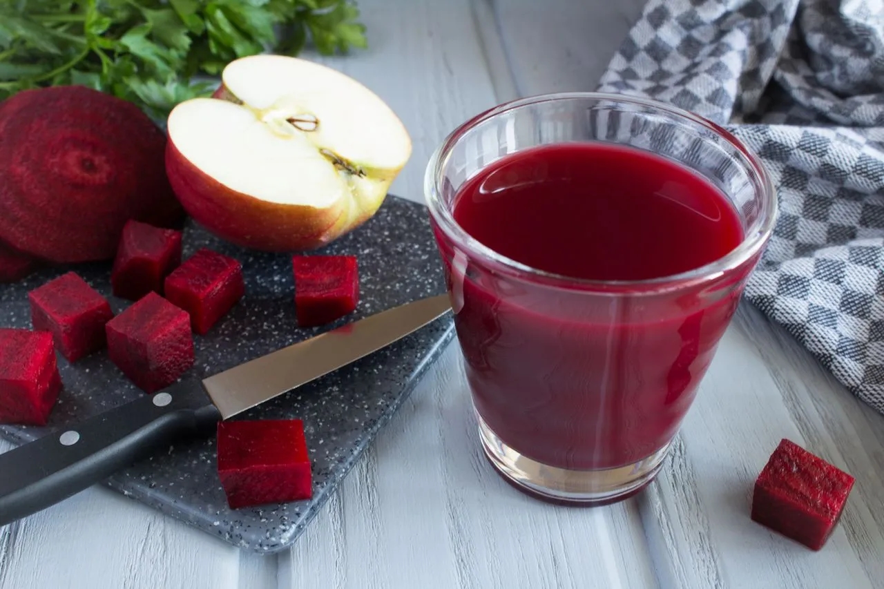 Ile soku z kiszonych buraków pić, by uniknąć problemów zdrowotnych?