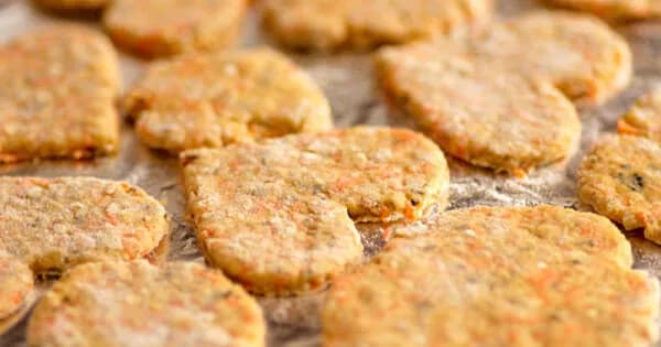 Jak zrobić ciastka dla koni, które zachwycą Twojego pupila