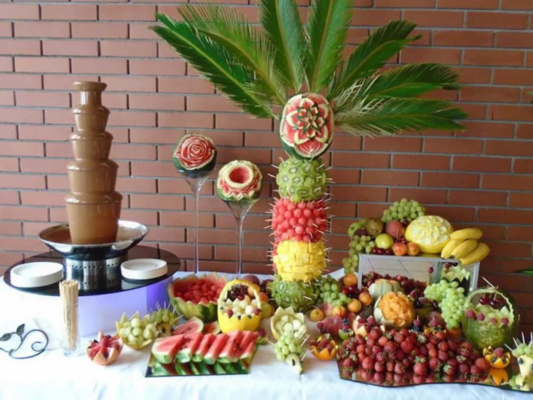 Ile kosztuje fontanna czekoladowa? Ceny wynajmu i zakupu ujawnione