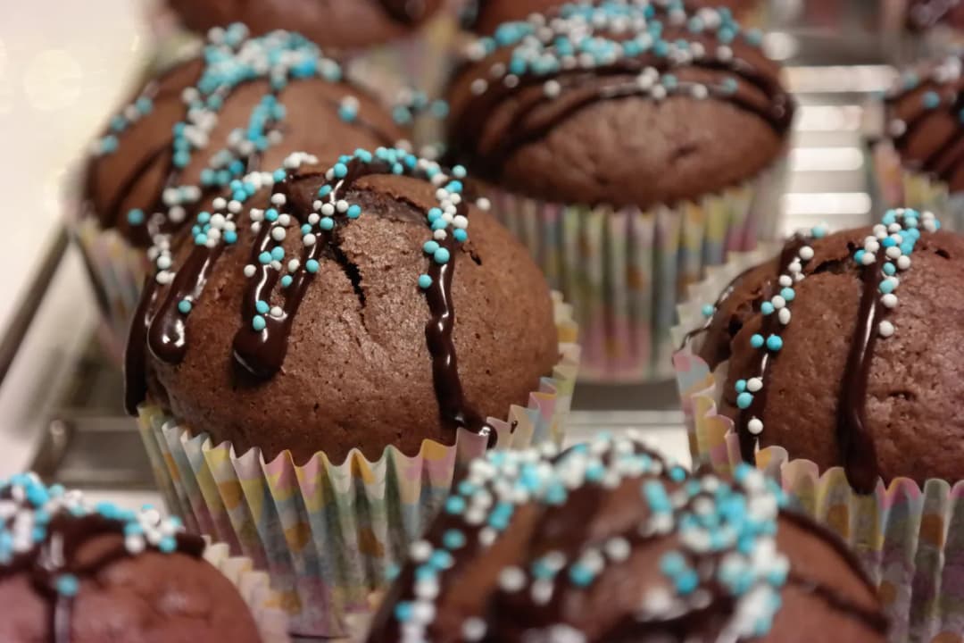 Jak udekorować muffinki czekoladowe - kreatywne pomysły na każdą okazję